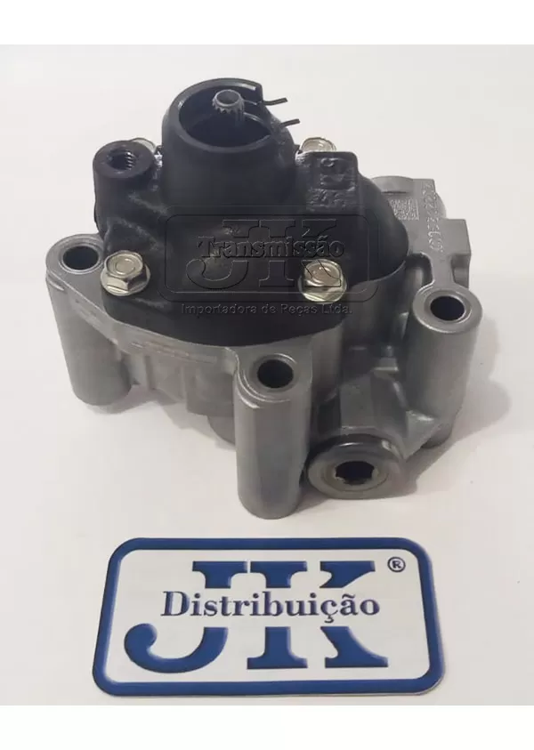 BOMBA DE OLEO COM TAMPA DE FERRO — Frente